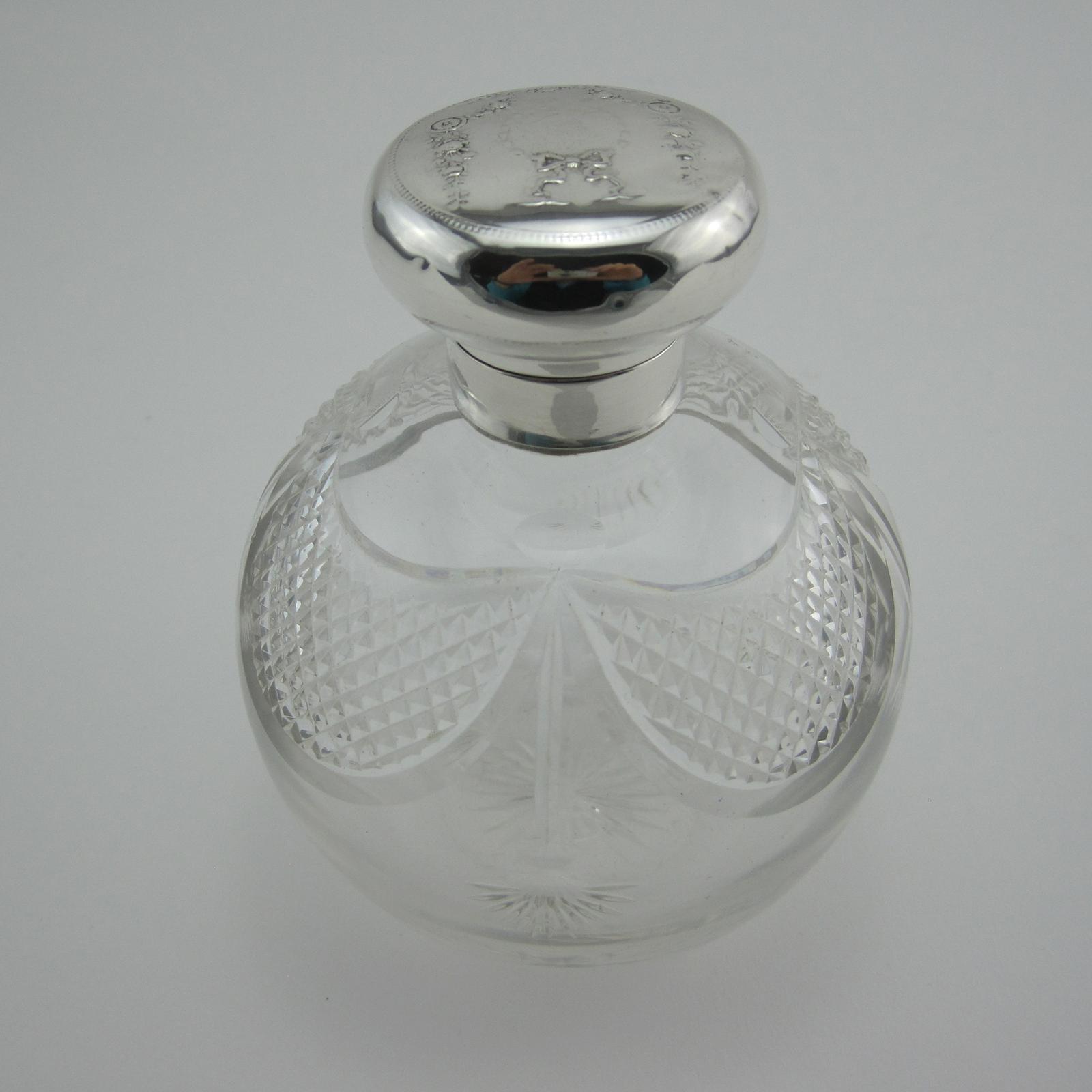 Edwardian Silver Top Perfume Bottle with Hinged Lid (1 of 5)