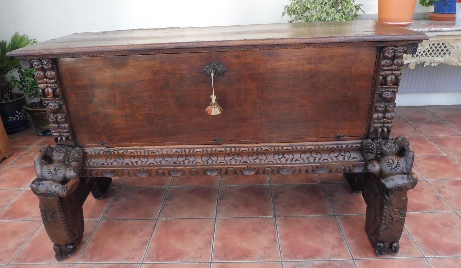 Rare Italian Walnut Carved Marriage Chest 1630 (1 of 10)