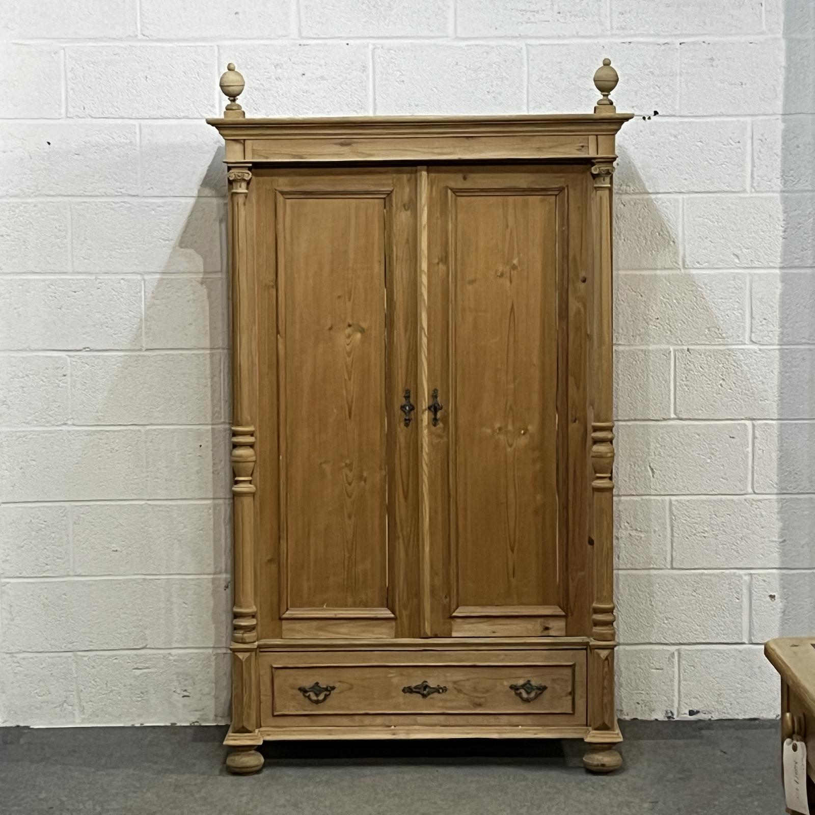 Small Column Antique Pine Double Wardrobe with Bottom Drawer (1 of 13) Small Column Antique Pine Double Wardrobe with Bottom Drawer (1 of 13)