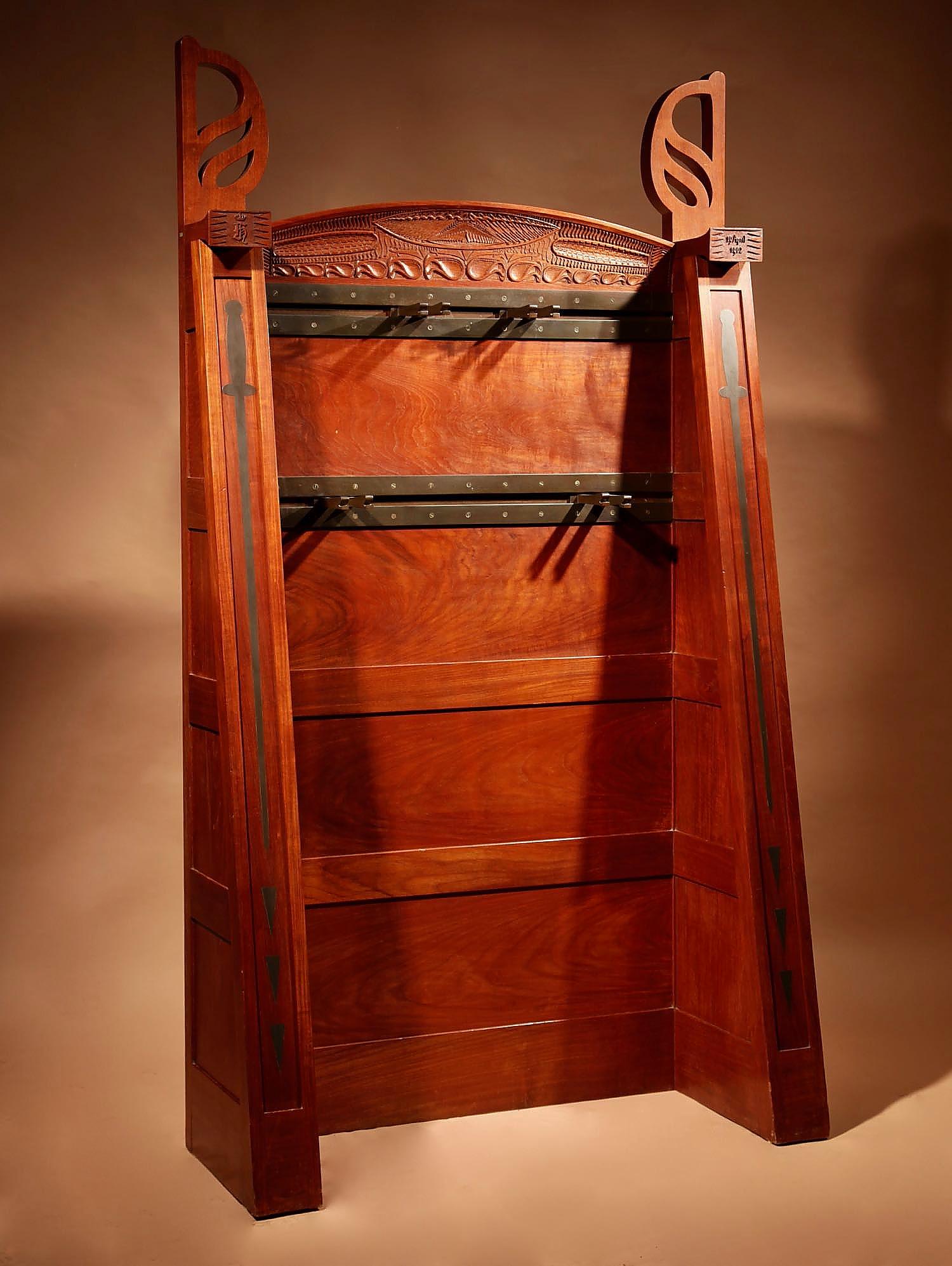 Royal Dutch Provenance, Designed by Chris Wegerif, Sable Stand Dated 1902 (1 of 22)