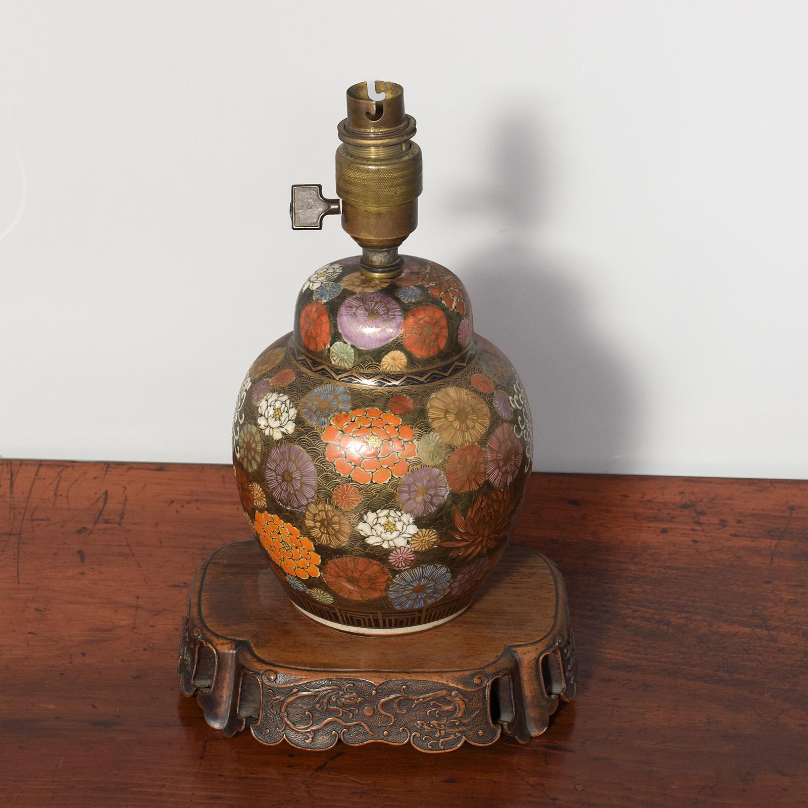Quality Vintage Decorative Satsuma Vase Lamp on a Low Carved Wooden Stand (1 of 6) Quality Vintage Decorative Satsuma Vase Lamp on a Low Carved Wooden Stand (1 of 6)