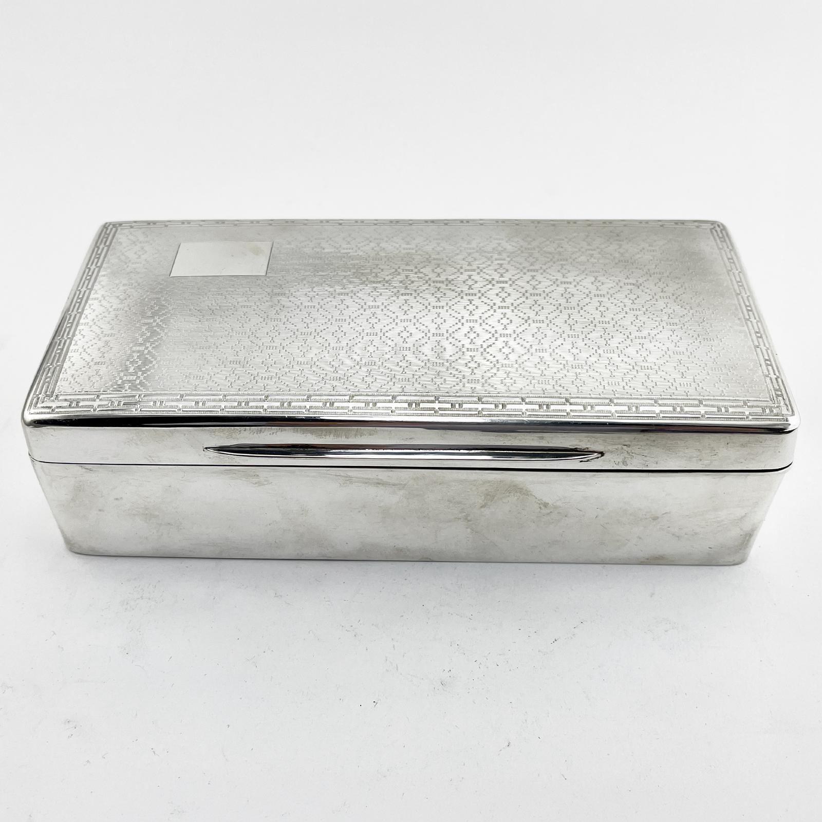 Chester Sterling Silver Trinket or Cigarette Box (1 of 7) Chester Sterling Silver Trinket or Cigarette Box (1 of 7)