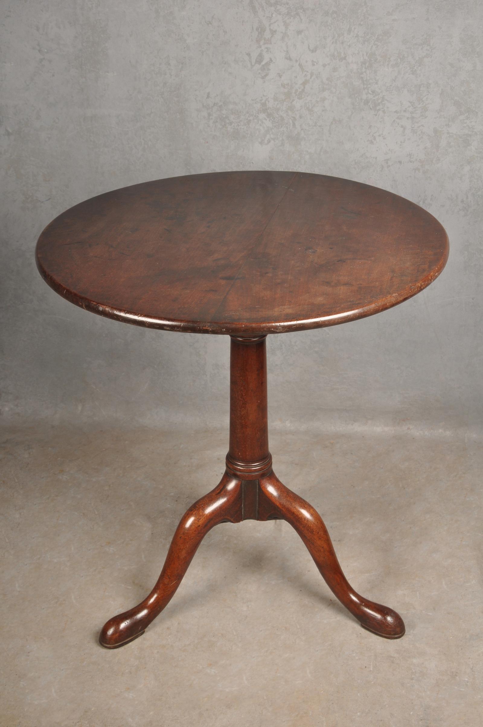 Mid 18th Century Mahogany Tripod (1 of 8)