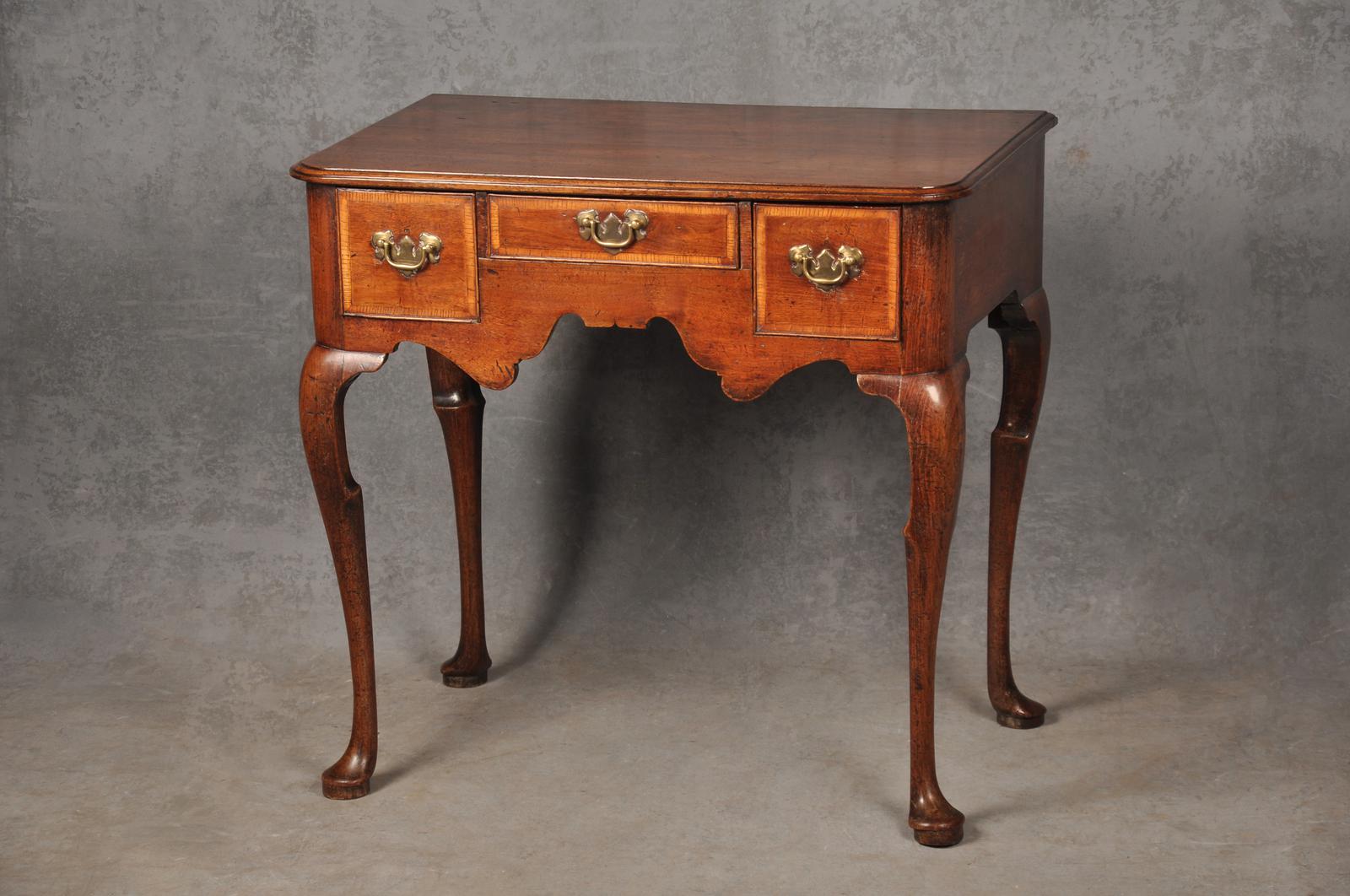 Early 18th Century Red Walnut Lowboy (1 of 12) Early 18th Century Red Walnut Lowboy (1 of 12)