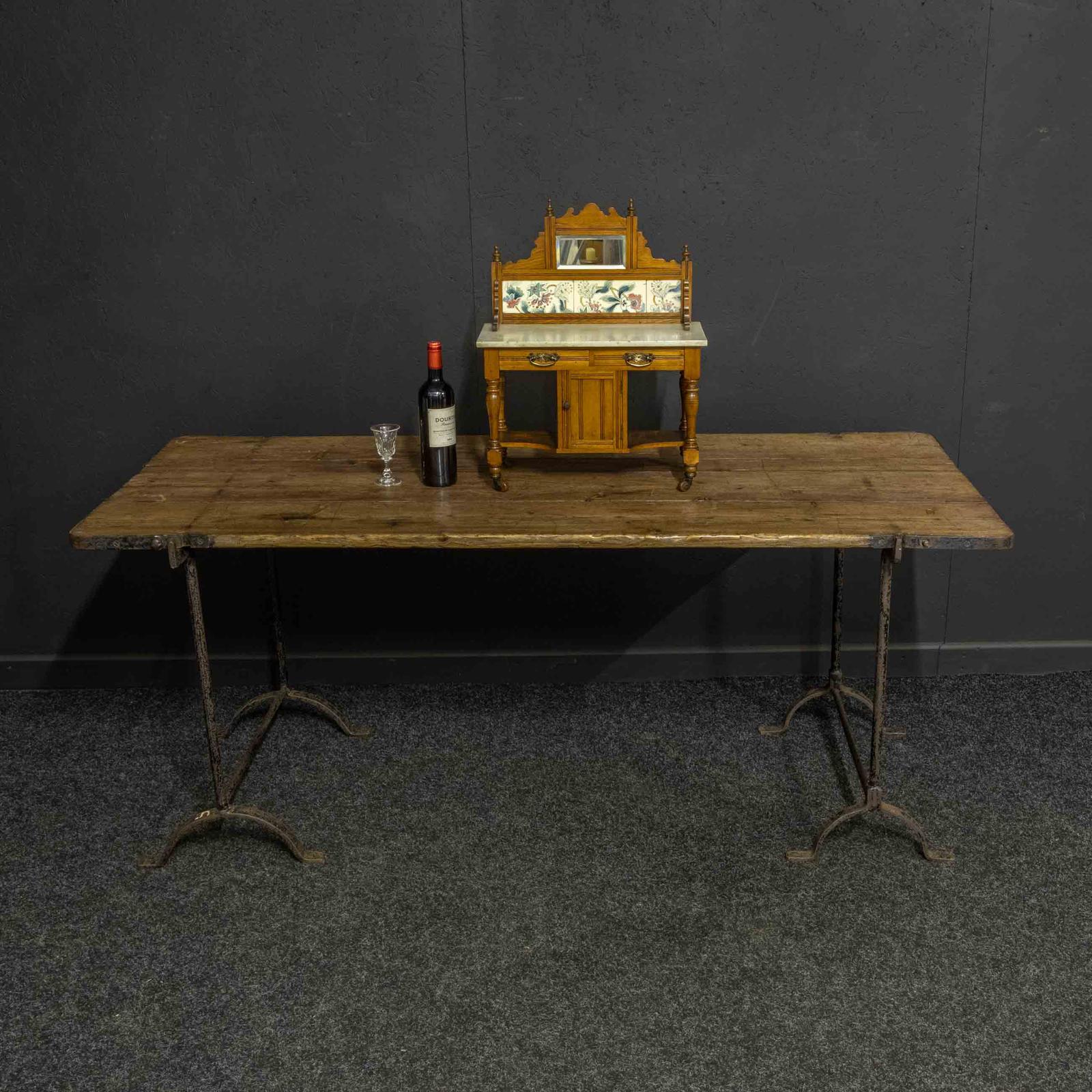 Edwardian Walnut Washstand Model (1 of 13)