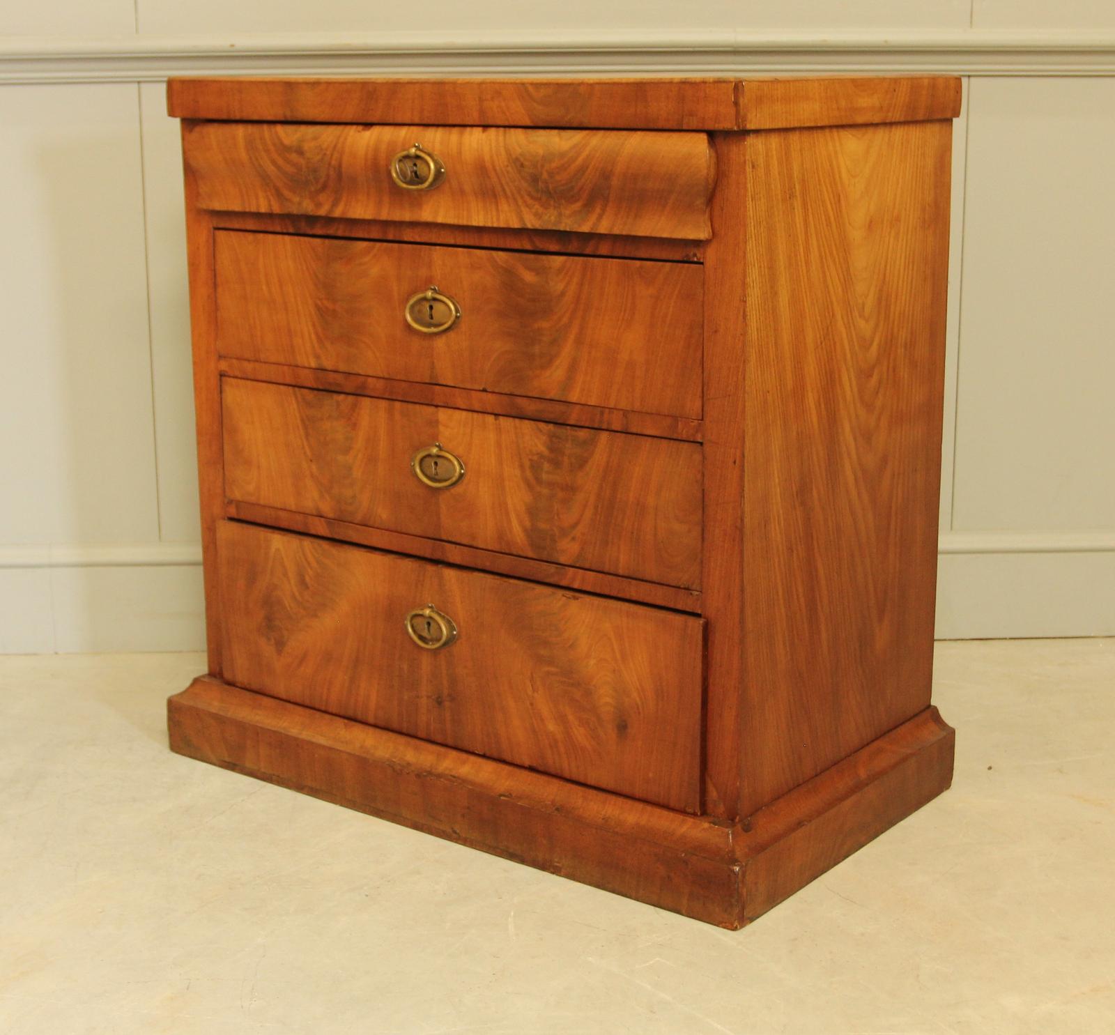 A Mahogany 19th-century Swedish Late Empire Chest of Drawers (1 of 12)