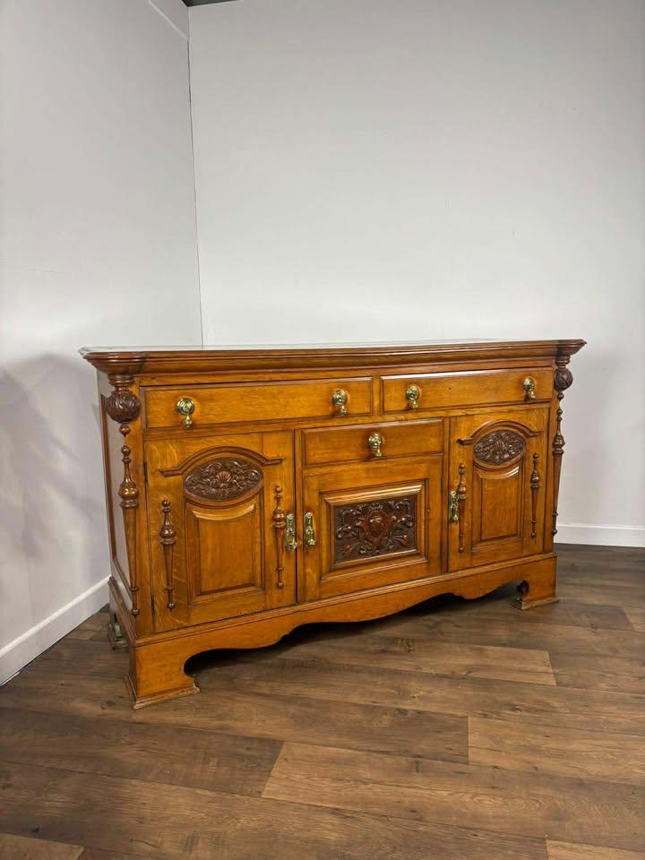 Late Victorian Oak Sideboard (1 of 16)
