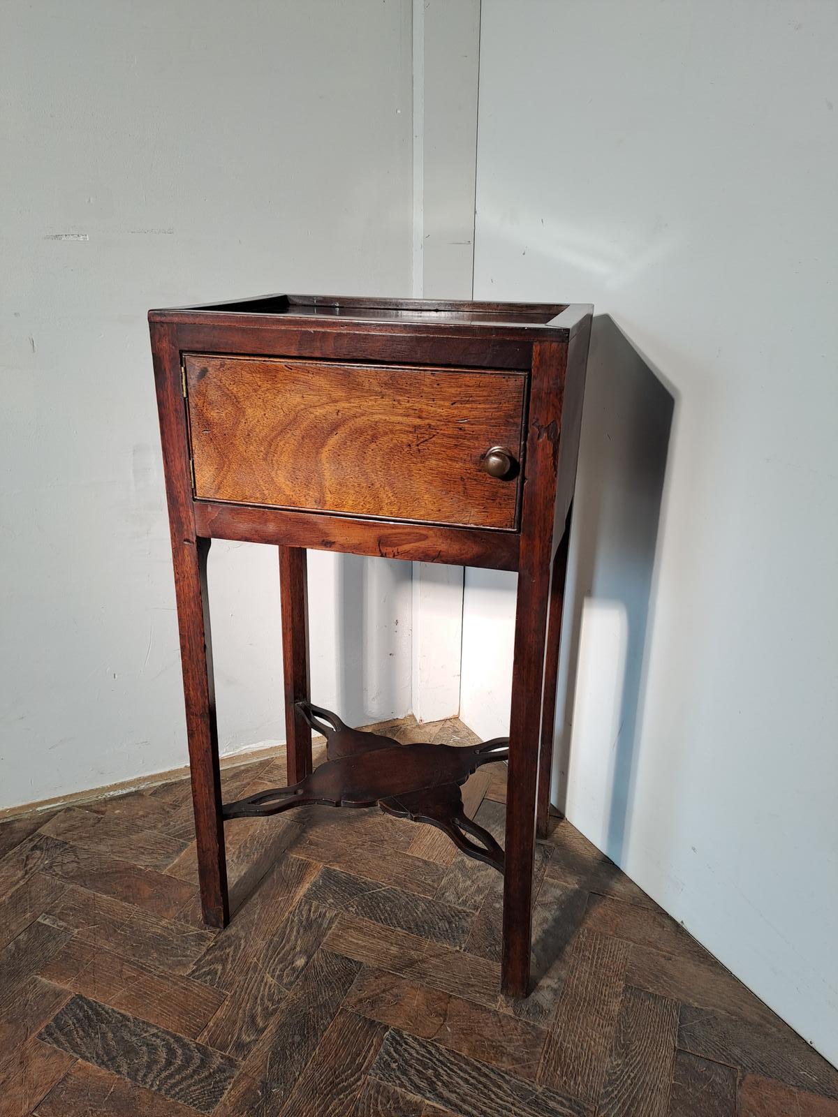 Georgian Mahogany Bedside Pot Cupboard (1 of 5) Georgian Mahogany Bedside Pot Cupboard (1 of 5)
