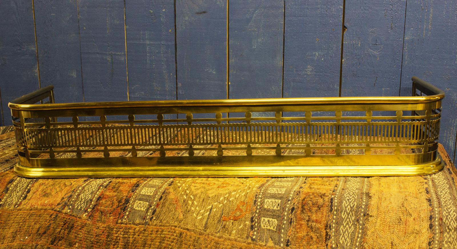 Victorian 19th Century Brass Fireside Fender (1 of 7) Victorian 19th Century Brass Fireside Fender (1 of 7)