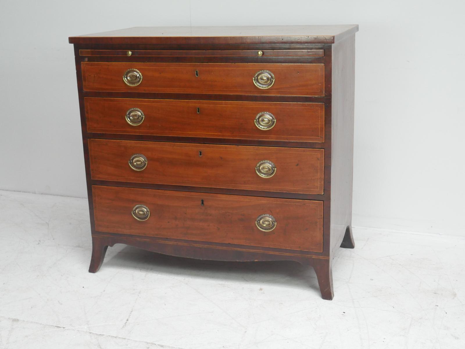 Small Georgian Chest of Drawers with Slide (1 of 14) Small Georgian Chest of Drawers with Slide (1 of 14)