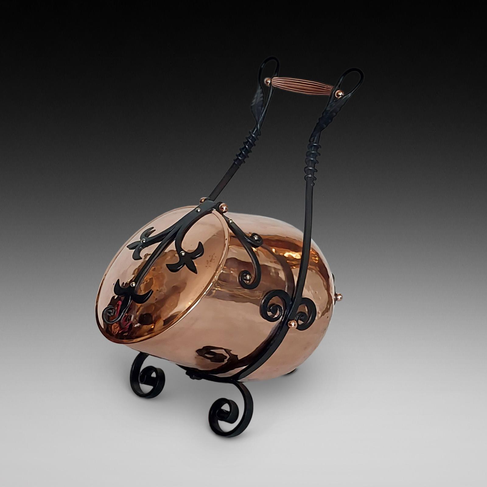 Arts & Crafts Copper & Wrought Iron Coal Receiver (1 of 13) Arts & Crafts Copper & Wrought Iron Coal Receiver (1 of 13)