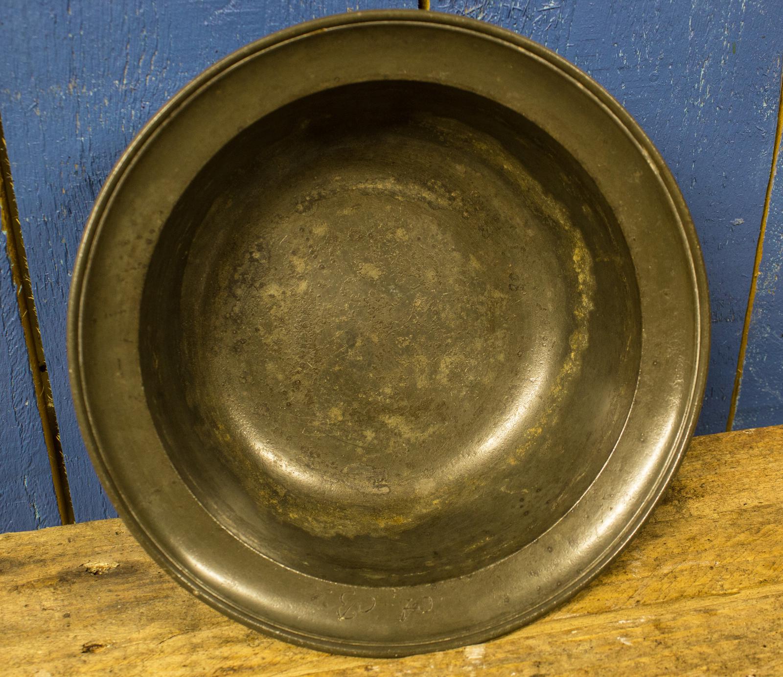 Antique Pewter Bowl - Rimmed Dish (1 of 4) Antique Pewter Bowl - Rimmed Dish (1 of 4)