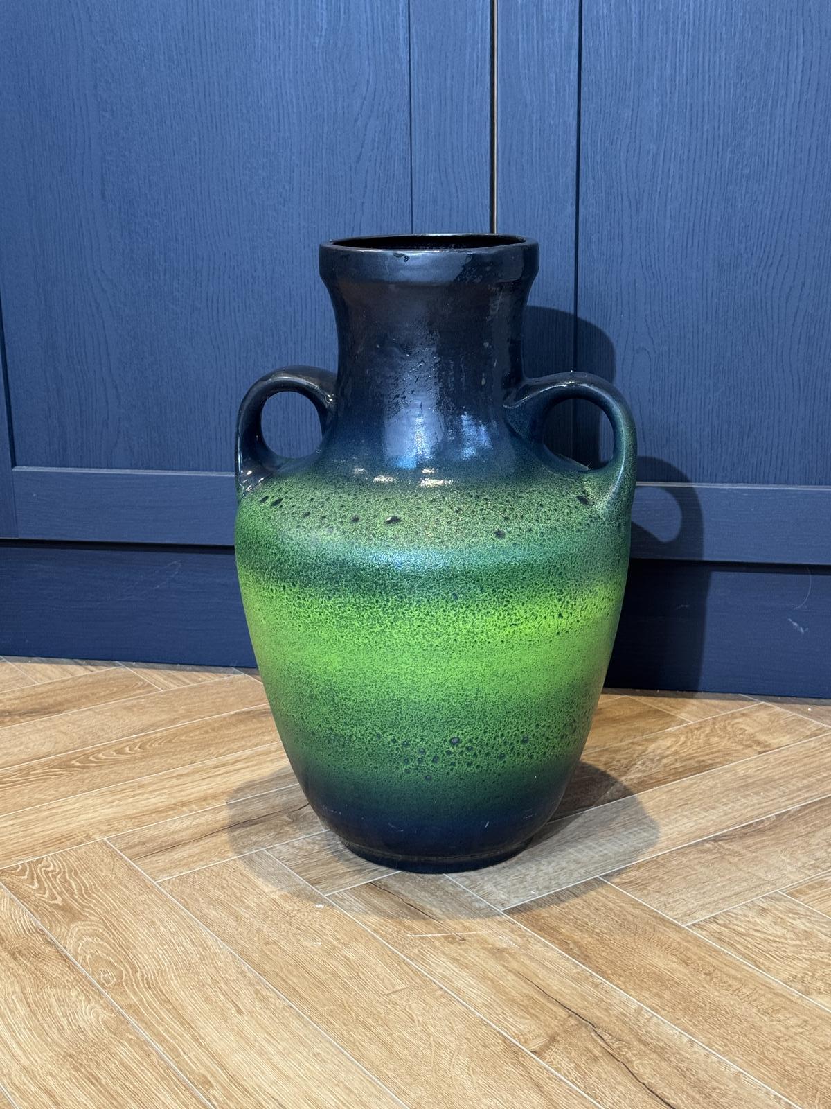 Twin House Vase (1 of 4) Twin House Vase (1 of 4)