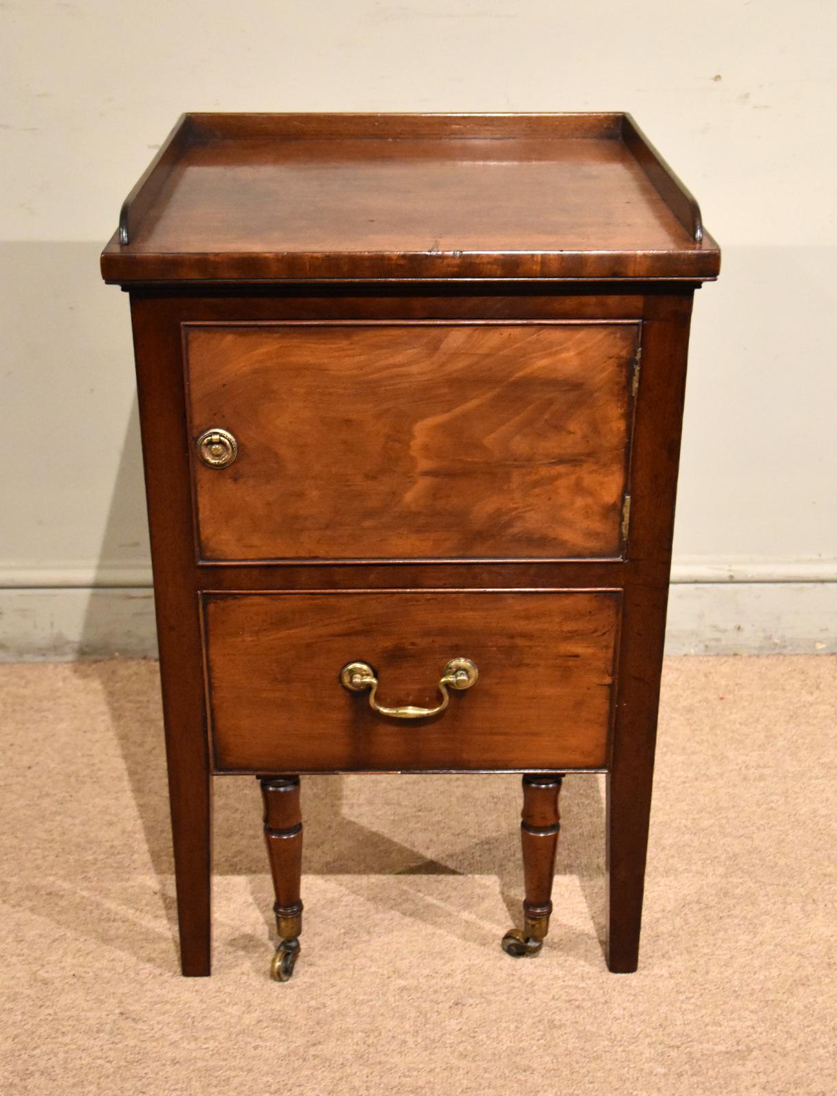George III Mahogany Bedside Cupboard (1 of 7)