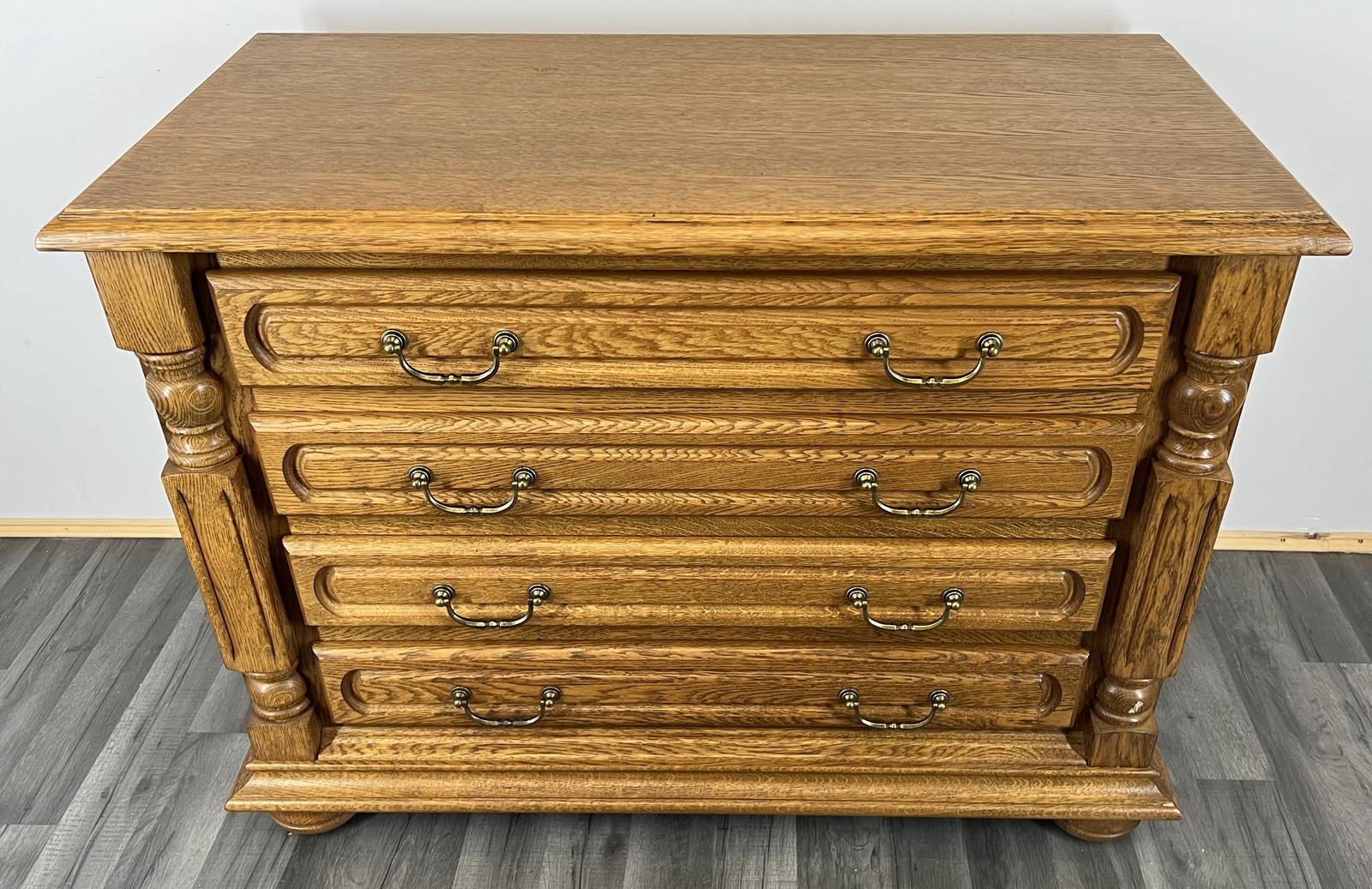 Vintage Chest of Drawers (1 of 11)