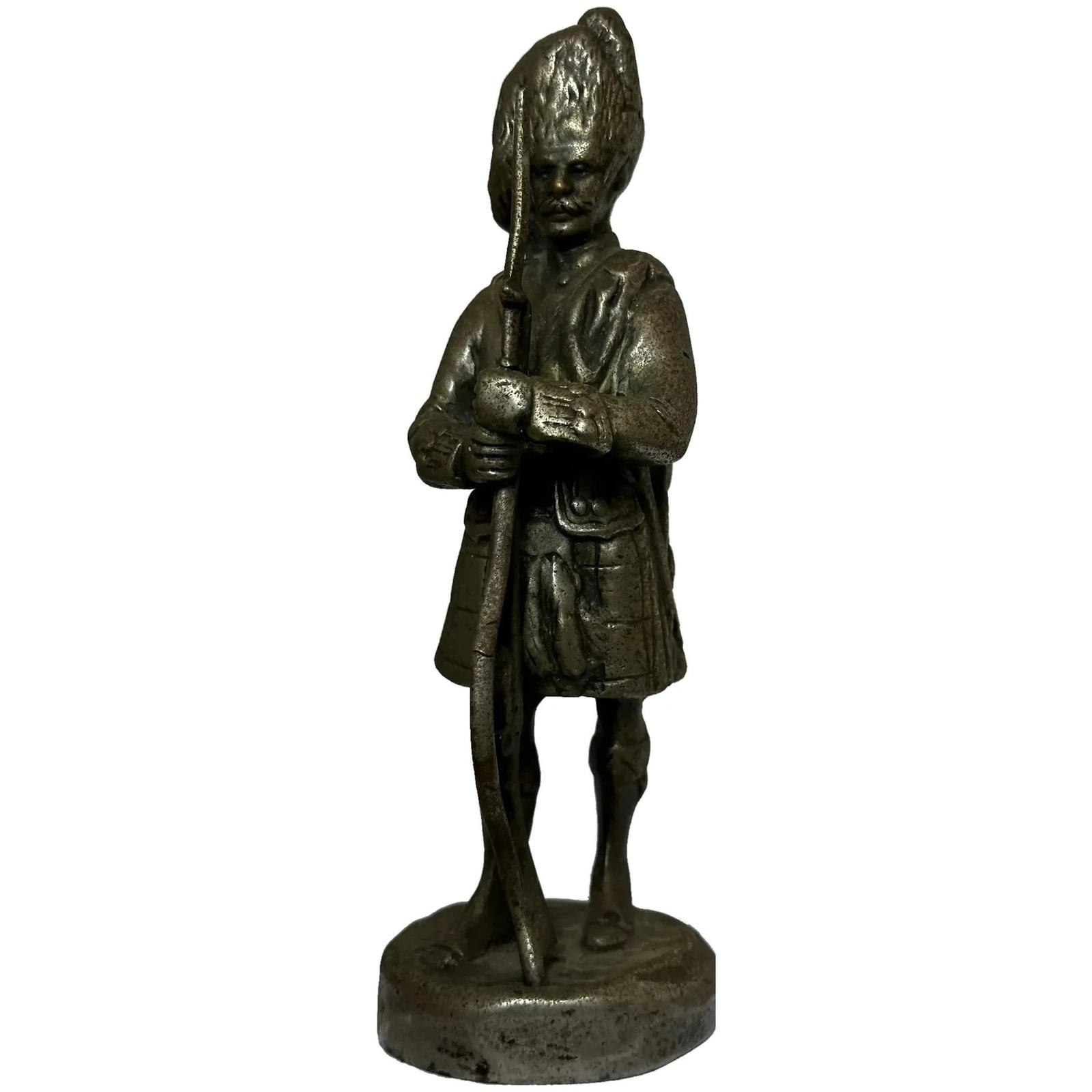 Rare Scottish Highlander Soldier Car Mascot (1 of 28)