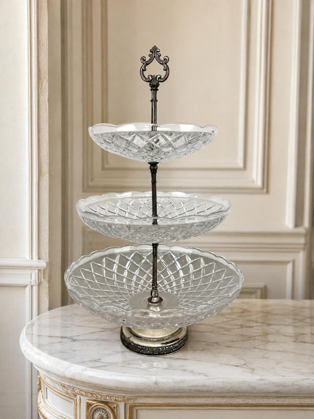 Bomboniere Vintage French Crystal Cut Serving Cake Stand (1 of 13) Bomboniere Vintage French Crystal Cut Serving Cake Stand (1 of 13)