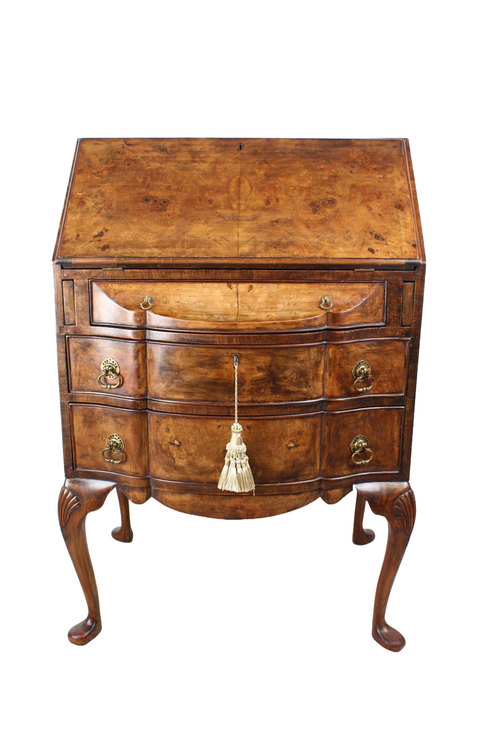 Antique Queen Anne Style Walnut Bureau (1 of 13) Antique Queen Anne Style Walnut Bureau (1 of 13)