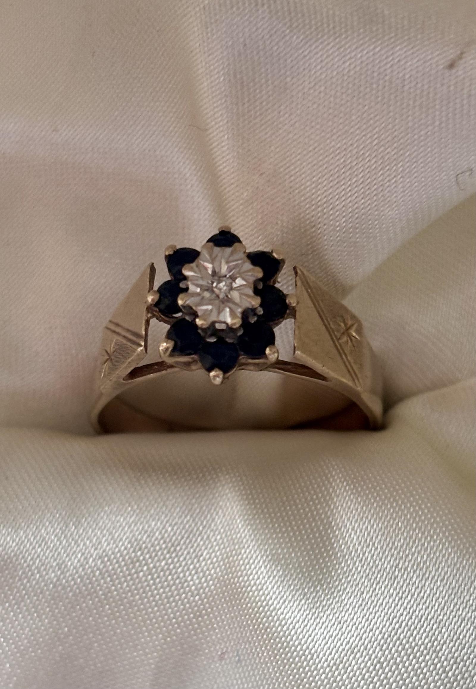 Vintage Sapphire Cluster Ting (1 of 8) Vintage Sapphire Cluster Ting (1 of 8)