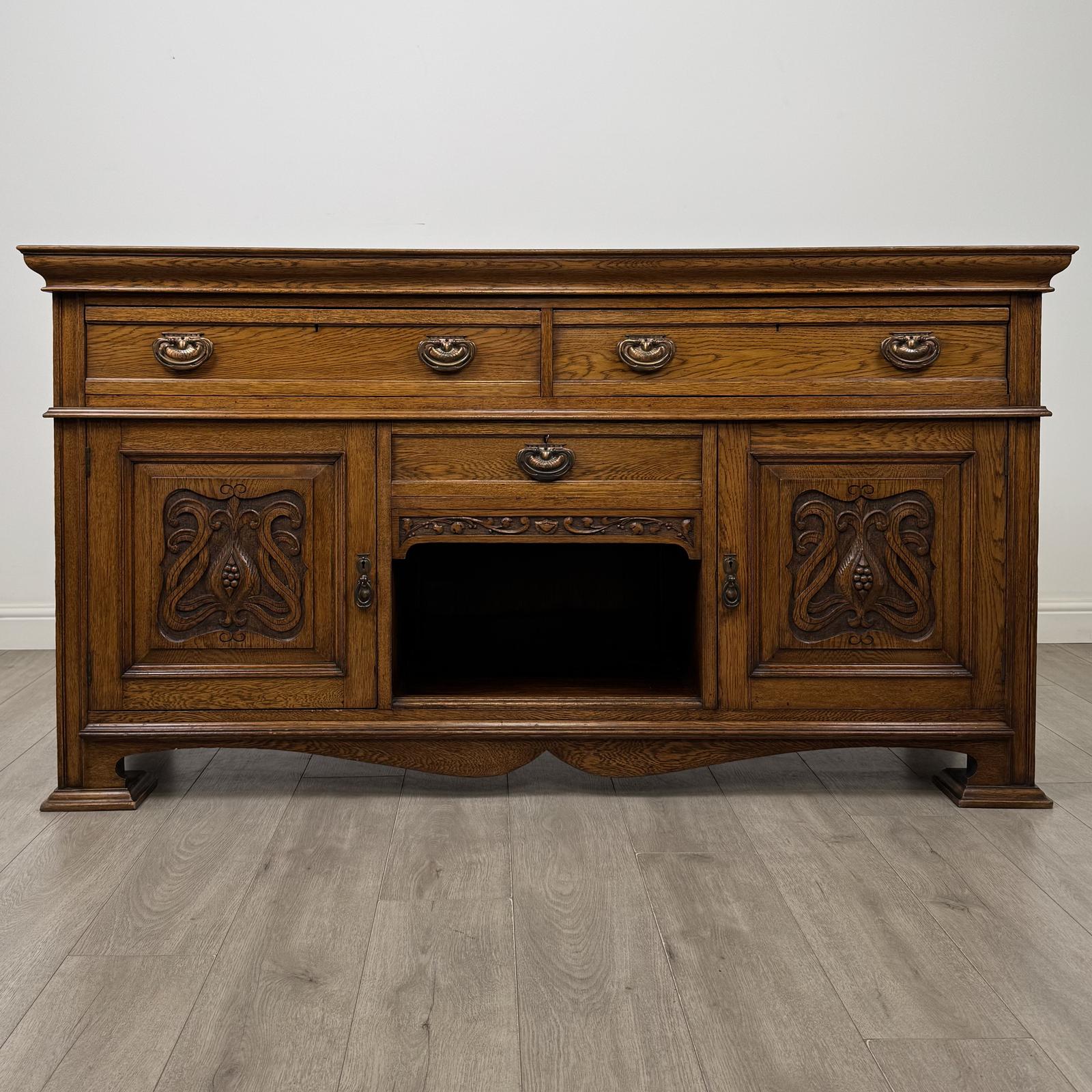 Antique 20th Century Fine Quality Arts & Crafts Sideboard In Oak (1 of 13) Antique 20th Century Fine Quality Arts & Crafts Sideboard In Oak (1 of 13)