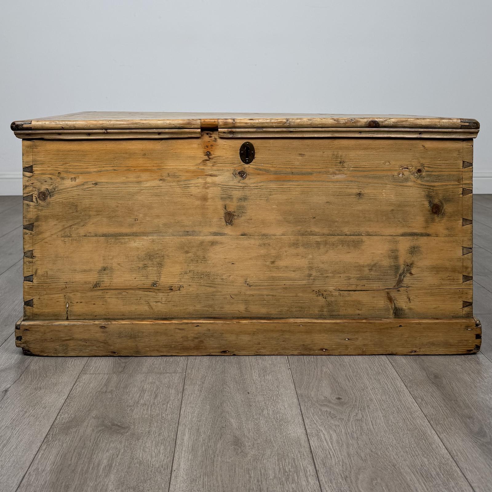 Antique 19th Century Victorian Blanket Box in Rustic Pine (1 of 10) Antique 19th Century Victorian Blanket Box in Rustic Pine (1 of 10)