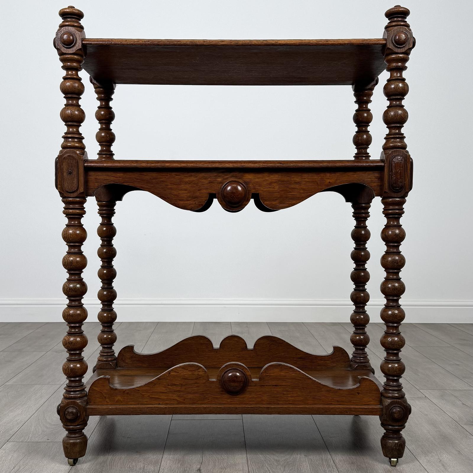 Antique 20th Century Fine Quality Arts & Crafts Buffet in Oak (1 of 9)