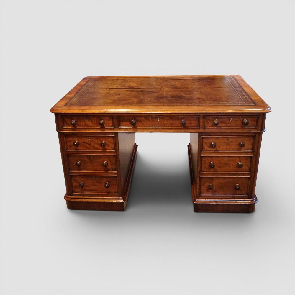 Rare Small Victorian Mahogany Partners Desk (1 of 15) Rare Small Victorian Mahogany Partners Desk (1 of 15)
