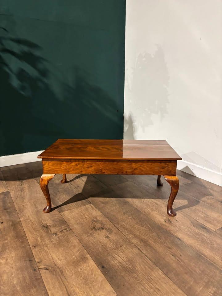 Victorian Mahogany Coffee Table on Cabriole Supports (1 of 13) Victorian Mahogany Coffee Table on Cabriole Supports (1 of 13)