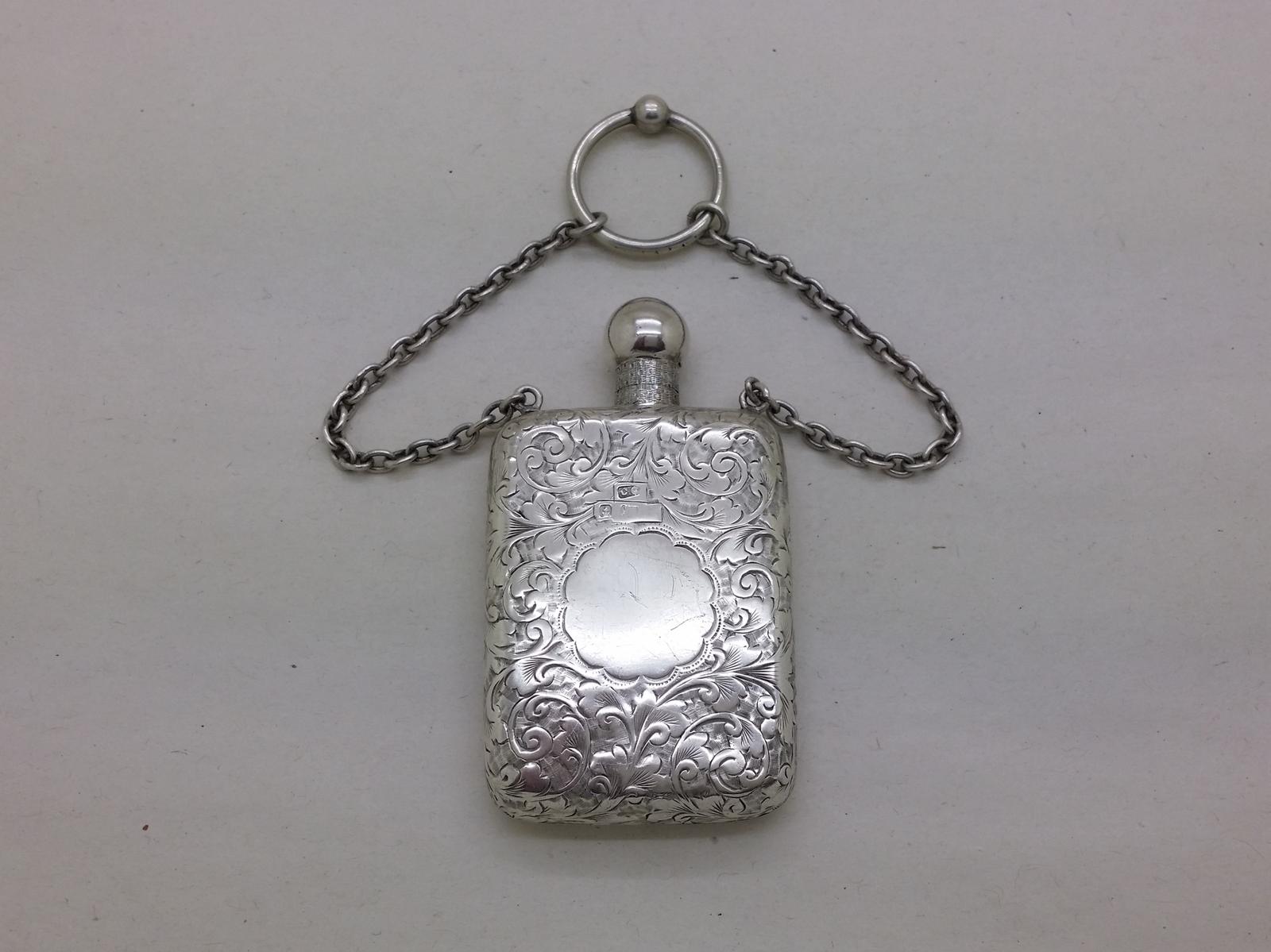 Victorian 1900 Sterling Silver Acanthus Scent Bottle Hallmarked Birmingham (1 of 18) Victorian 1900 Sterling Silver Acanthus Scent Bottle Hallmarked Birmingham (1 of 18)