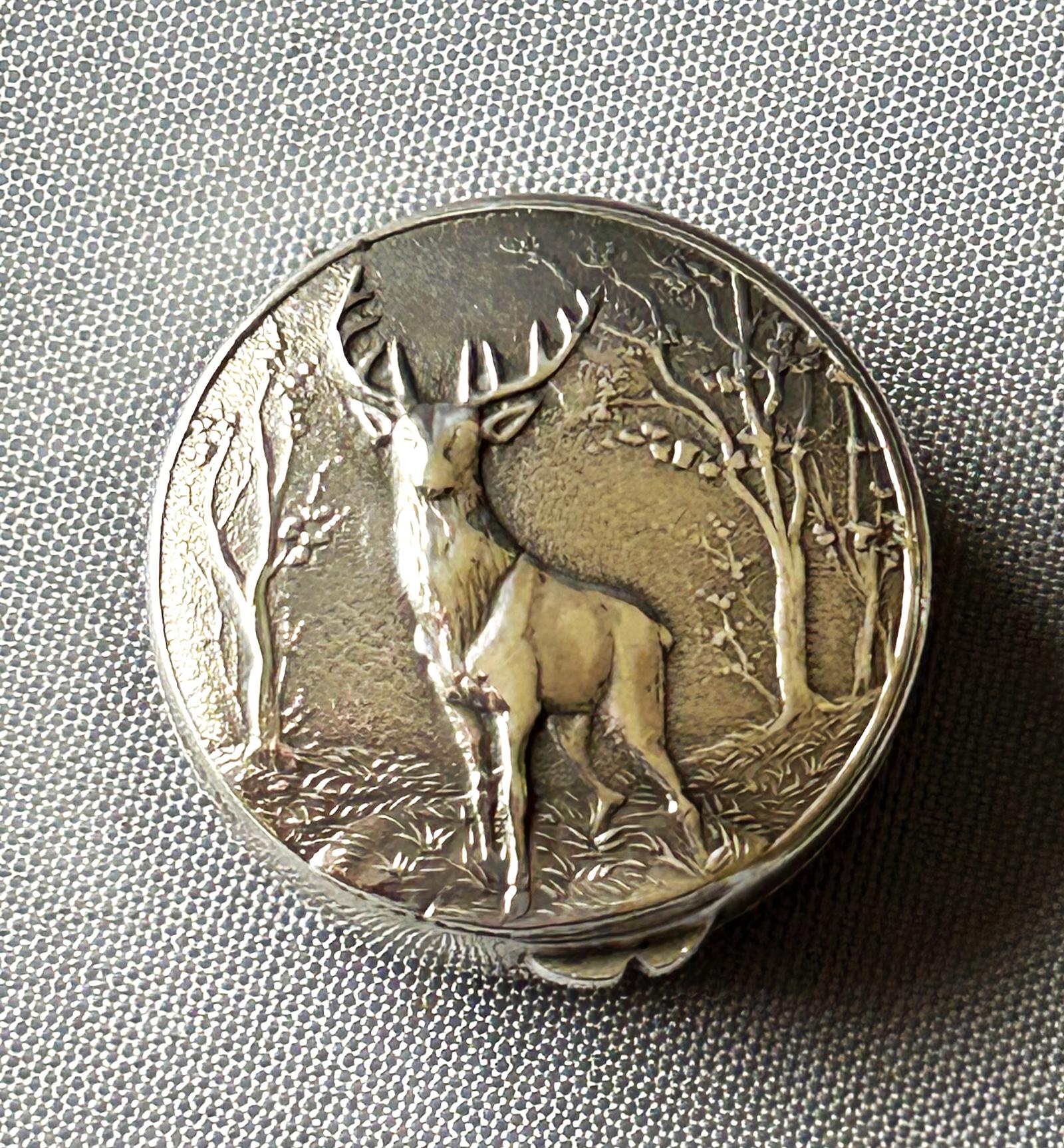 Rare Edwardian 'Stag' Motif Silver Pillbox (1 of 7) Rare Edwardian 'Stag' Motif Silver Pillbox (1 of 7)