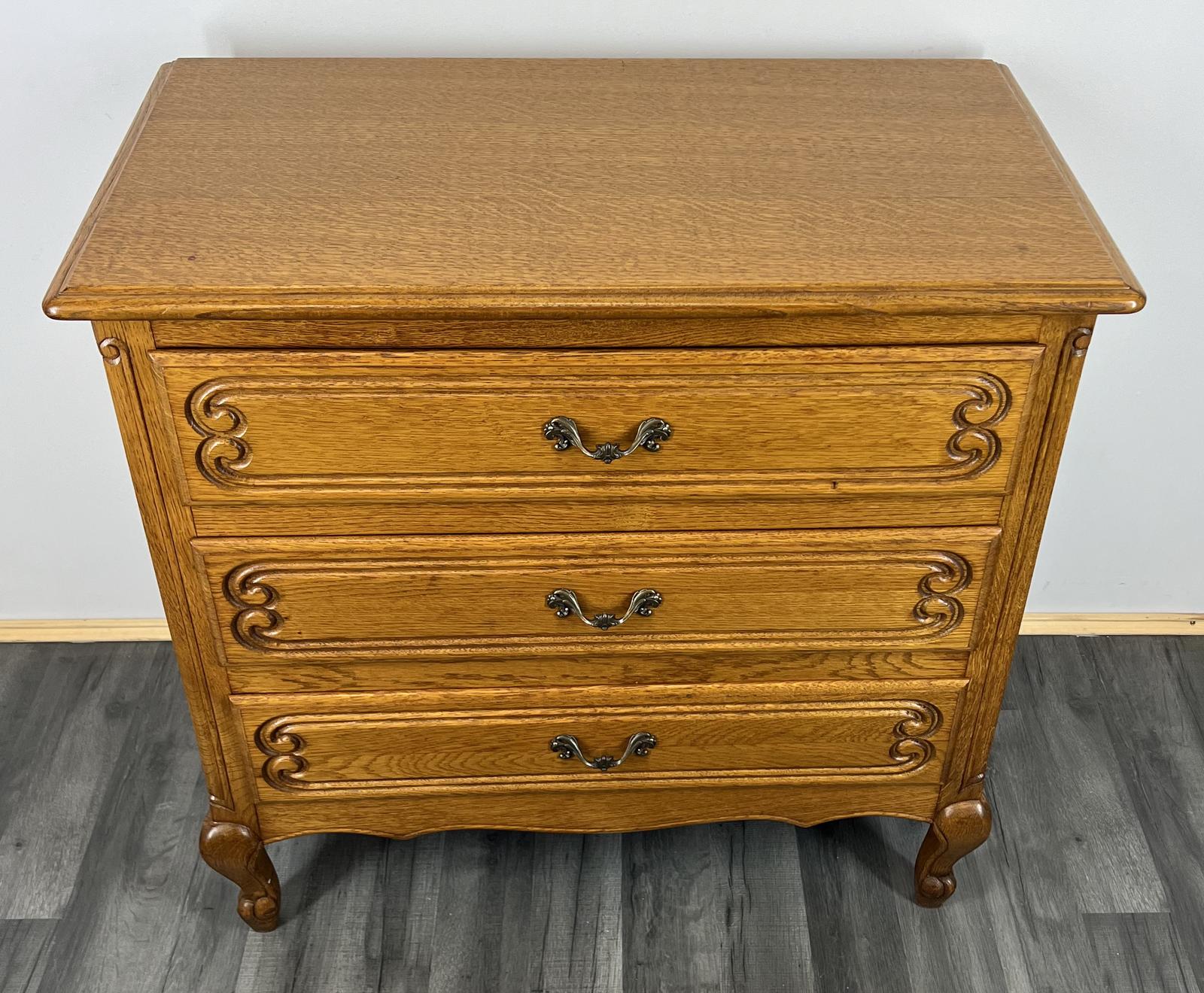 Vintage French Chest of Drawers (1 of 12) Vintage French Chest of Drawers (1 of 12)