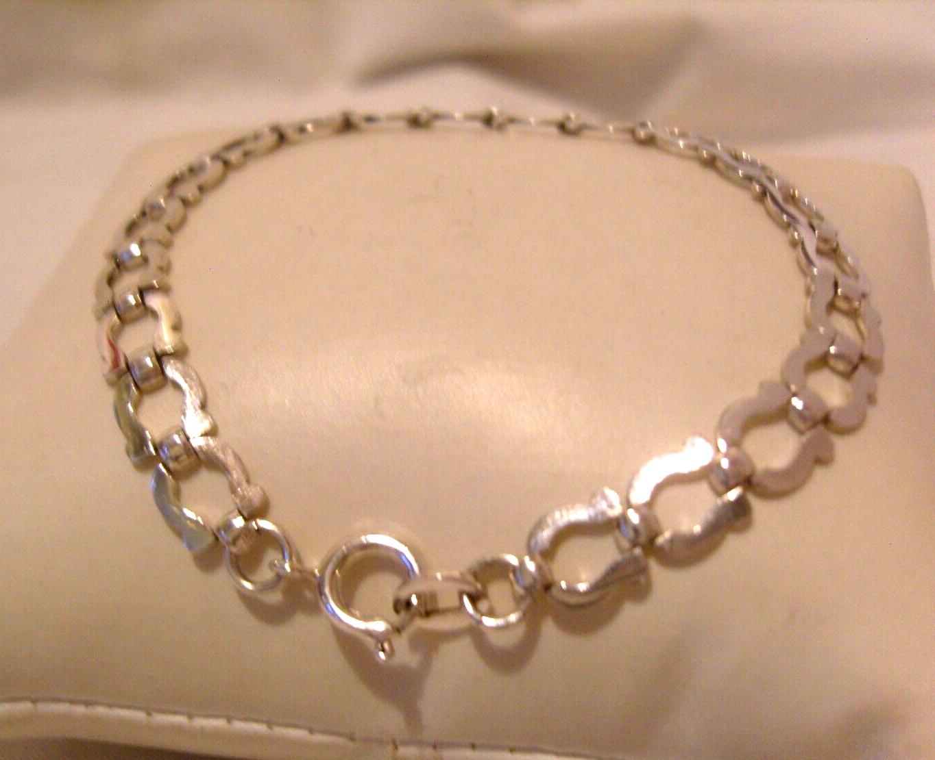 Bracelet Sterling Silver Omega Symbol or Horseshoe Link Vintage 1970s 7" Length (1 of 10)