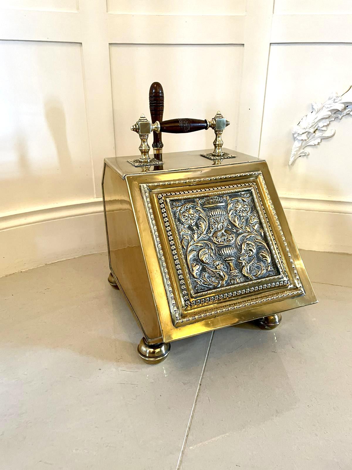 Quality Antique Victorian Brass Coal Scuttle (1 of 8) Quality Antique Victorian Brass Coal Scuttle (1 of 8)