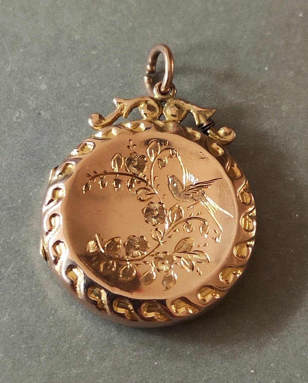 Victorian 9ct Back & Front Locket with Birds (1 of 10) Victorian 9ct Back & Front Locket with Birds (1 of 10)