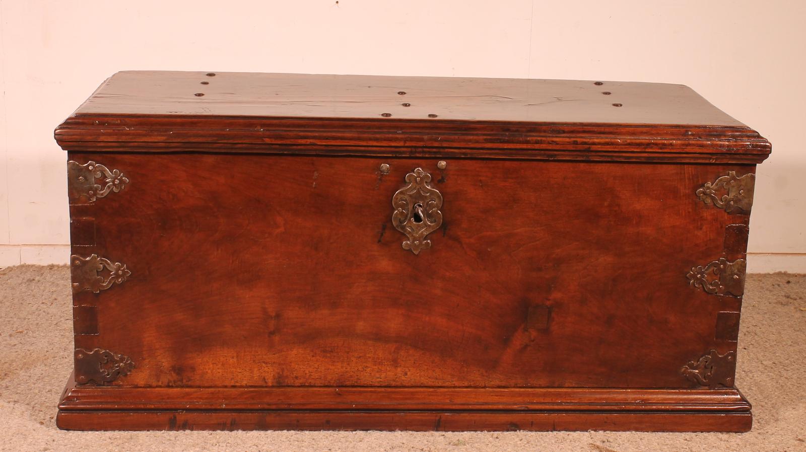 Spanish Renaissance Chest in Walnut - 16th Century (1 of 15) Spanish Renaissance Chest in Walnut - 16th Century (1 of 15)