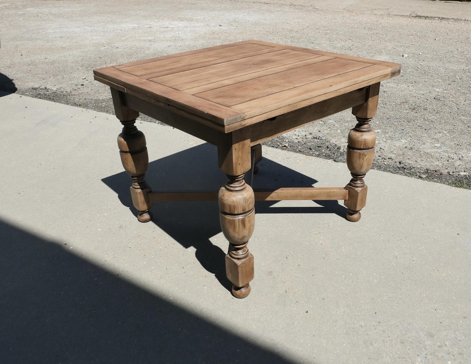Golden Oak Cottage Draw Leaf Table (1 of 7) Golden Oak Cottage Draw Leaf Table (1 of 7)