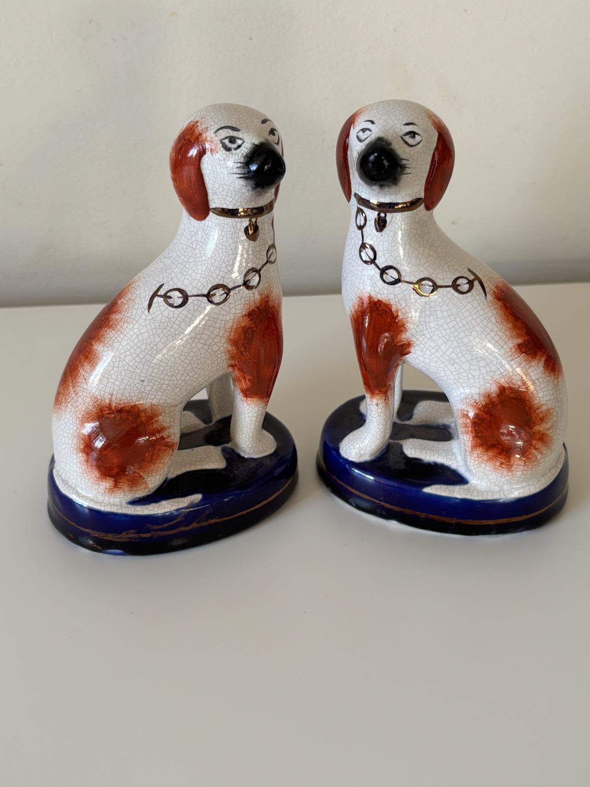 Pair of Staffordshire Pottery Seated Dogs with Gilt Collar & Chain Detail (1 of 15) Pair of Staffordshire Pottery Seated Dogs with Gilt Collar & Chain Detail (1 of 15)