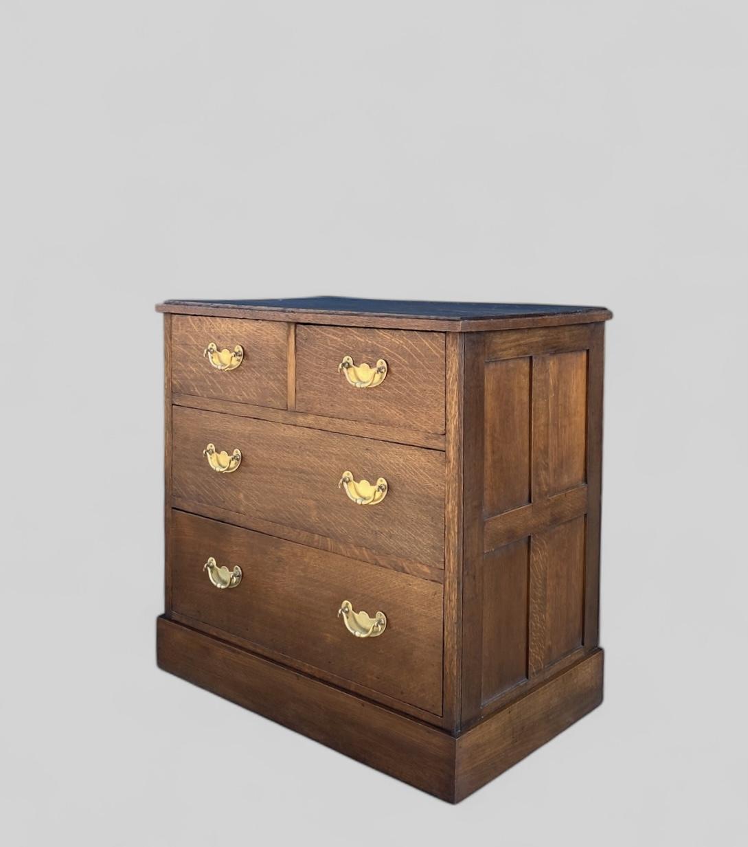 Oak Chest of Drawers (1 of 8)