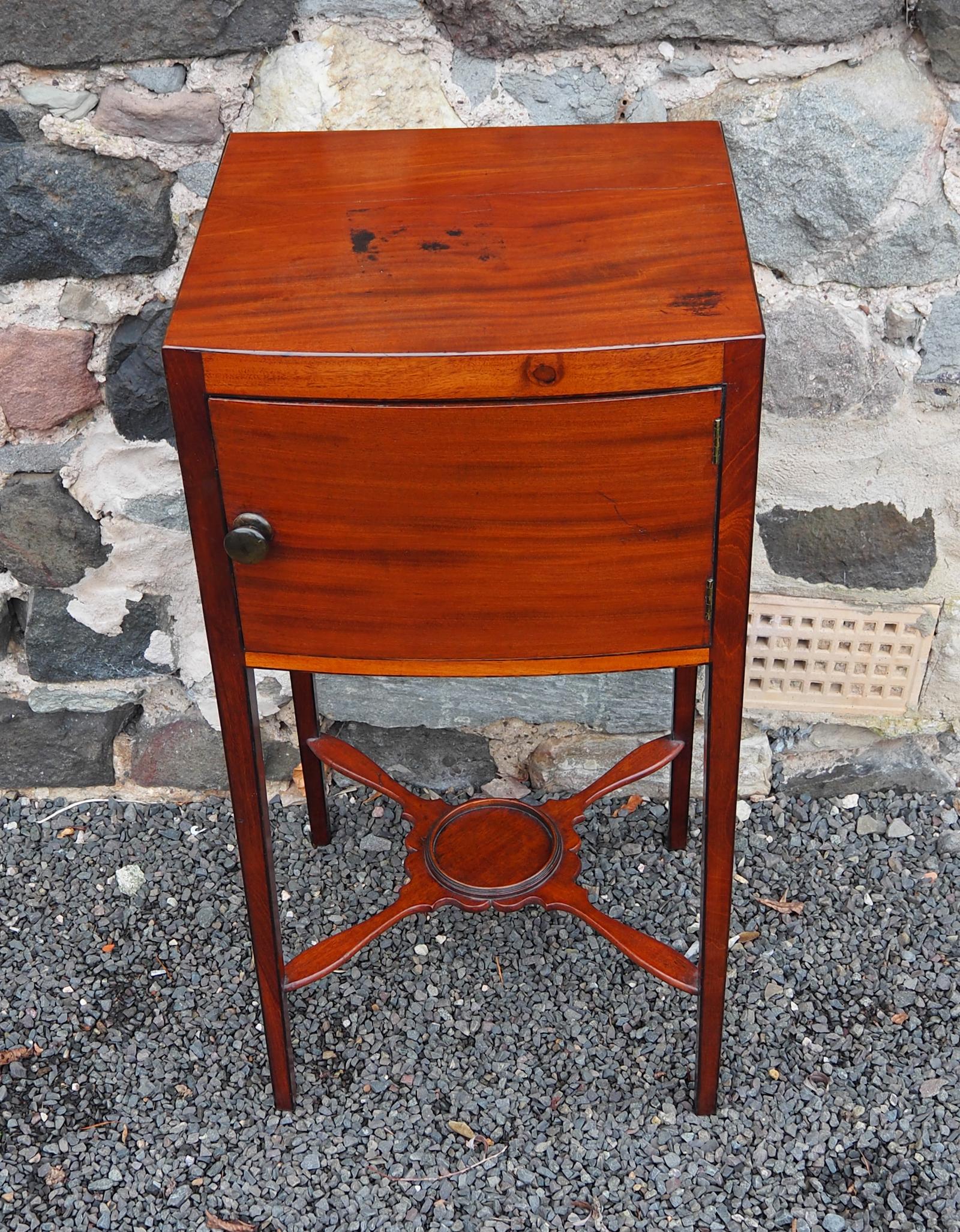 Georgian Bow Front Bedside Cabinet (1 of 7)