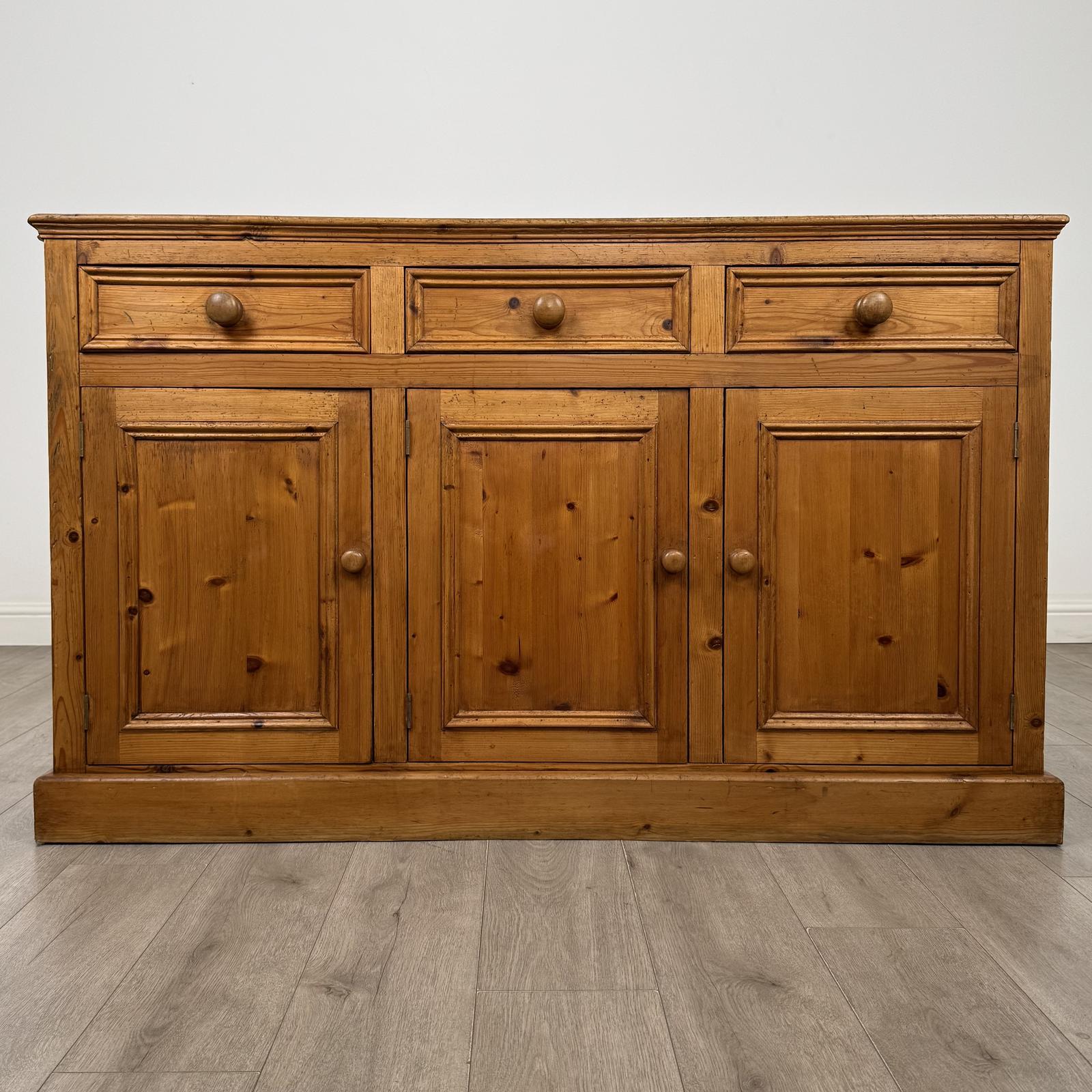 Vintage 20th Century Farmhouse Sideboard in Pine (1 of 12) Vintage 20th Century Farmhouse Sideboard in Pine (1 of 12)