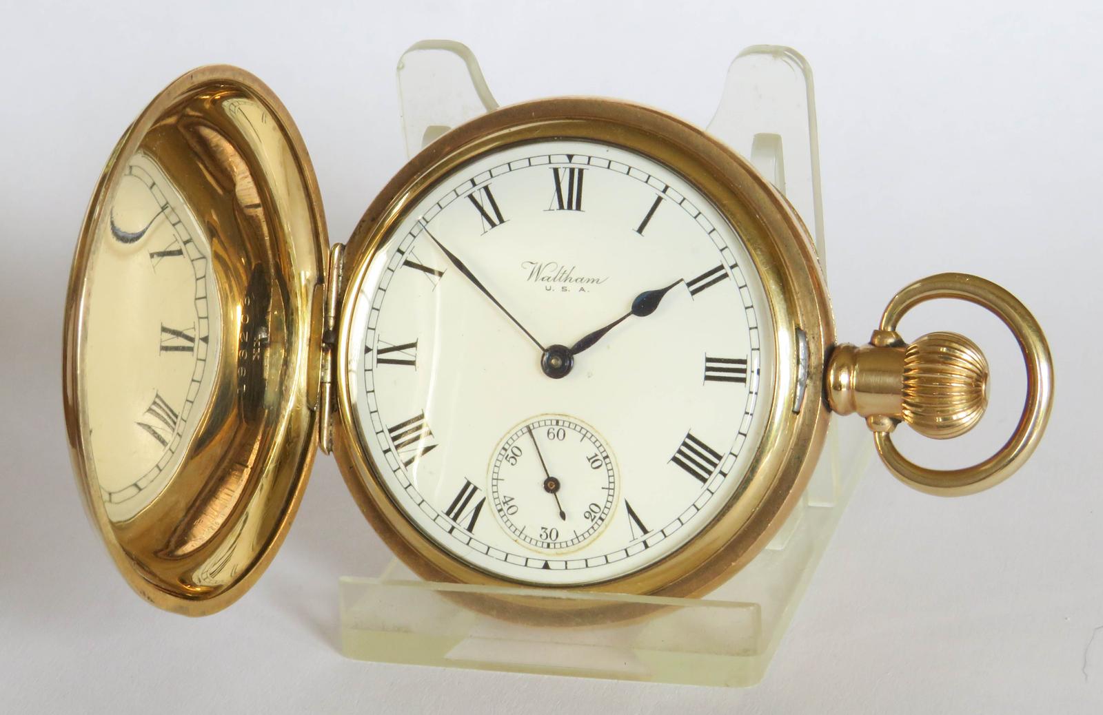 Pocket Watch: Antique Waltham Full Hunter Pocket Watch 1926 (1 of 6)
