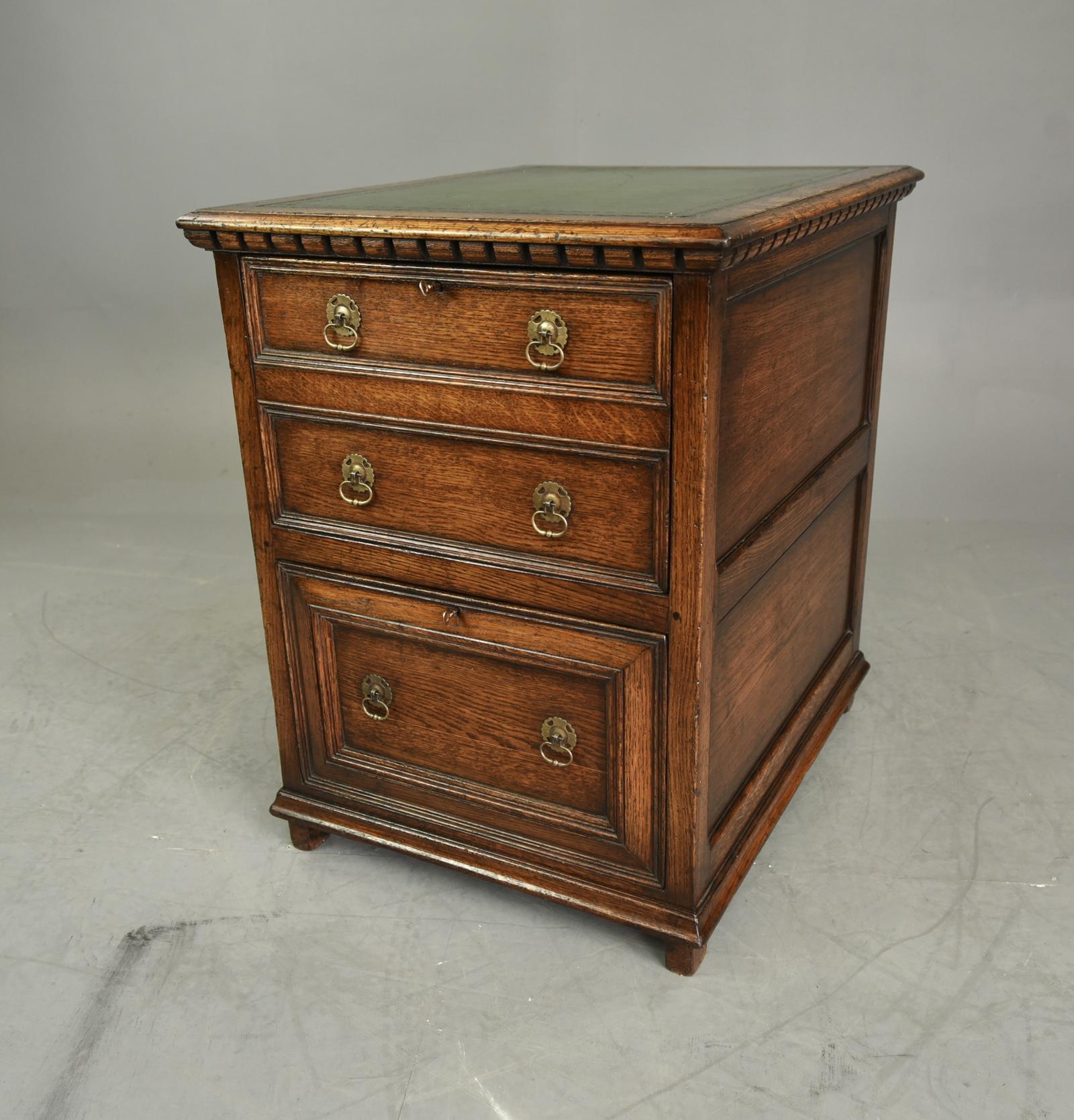 Titchmarsh & Goodwin Oak File Cabinet (1 of 8) Titchmarsh & Goodwin Oak File Cabinet (1 of 8)