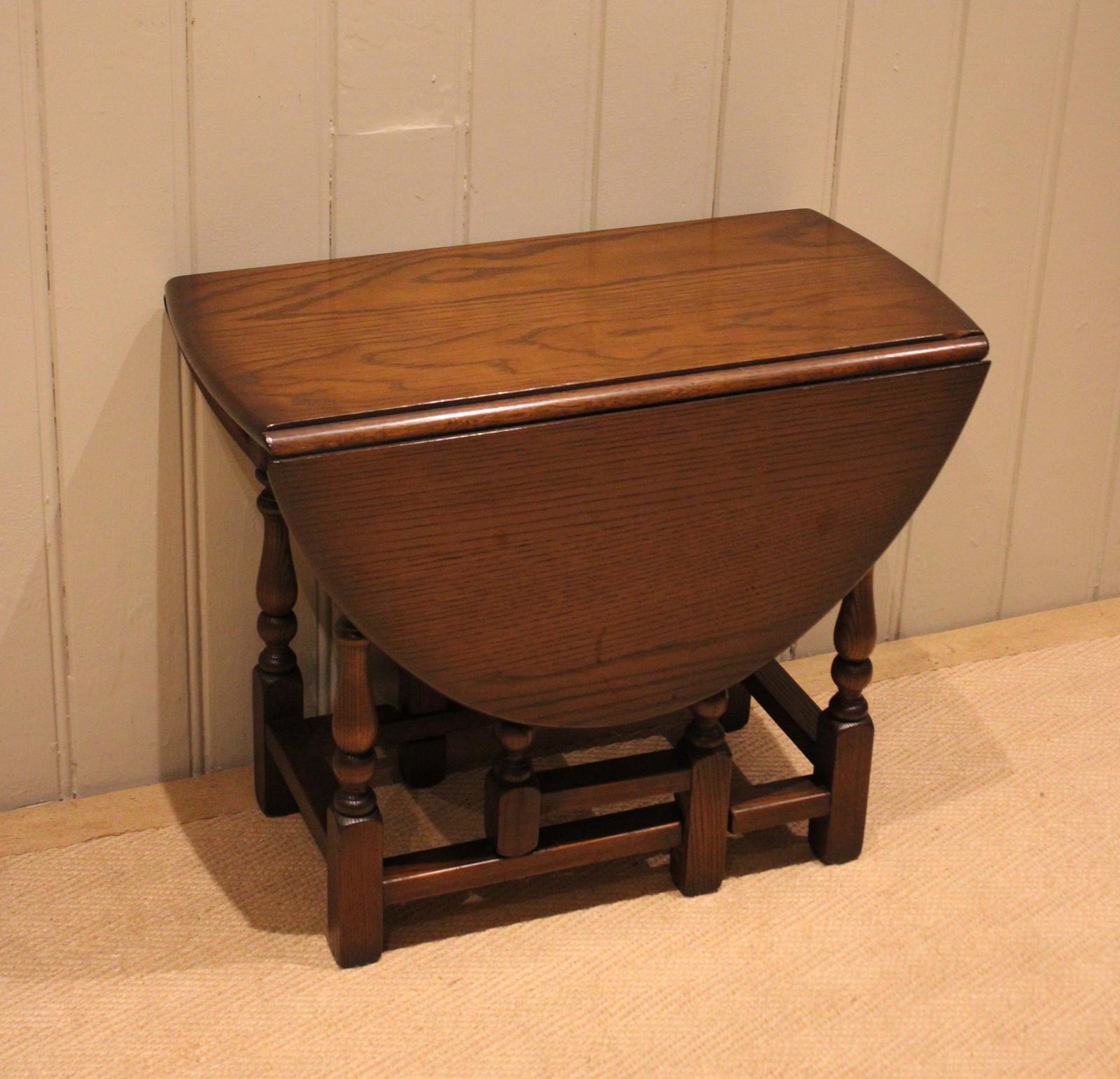 Small Oak Gateleg Table (1 of 13) Small Oak Gateleg Table (1 of 13)