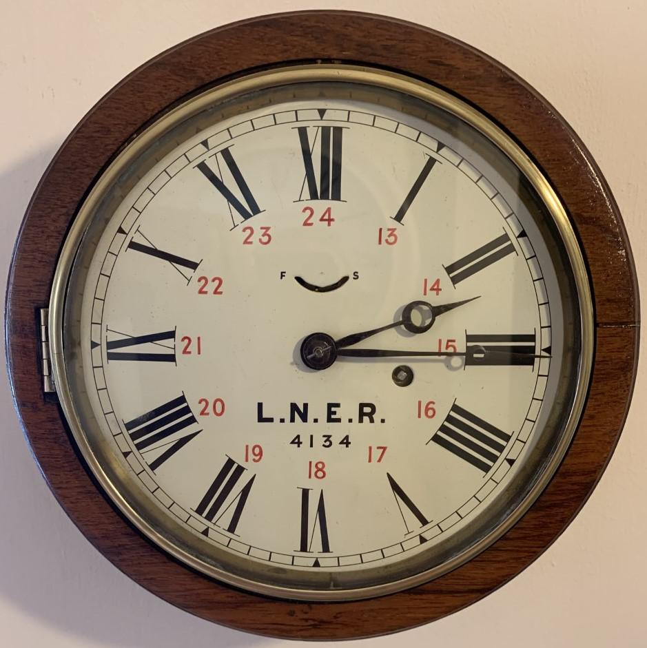 LNER Genuine Railway Clock (1 of 11) LNER Genuine Railway Clock (1 of 11)