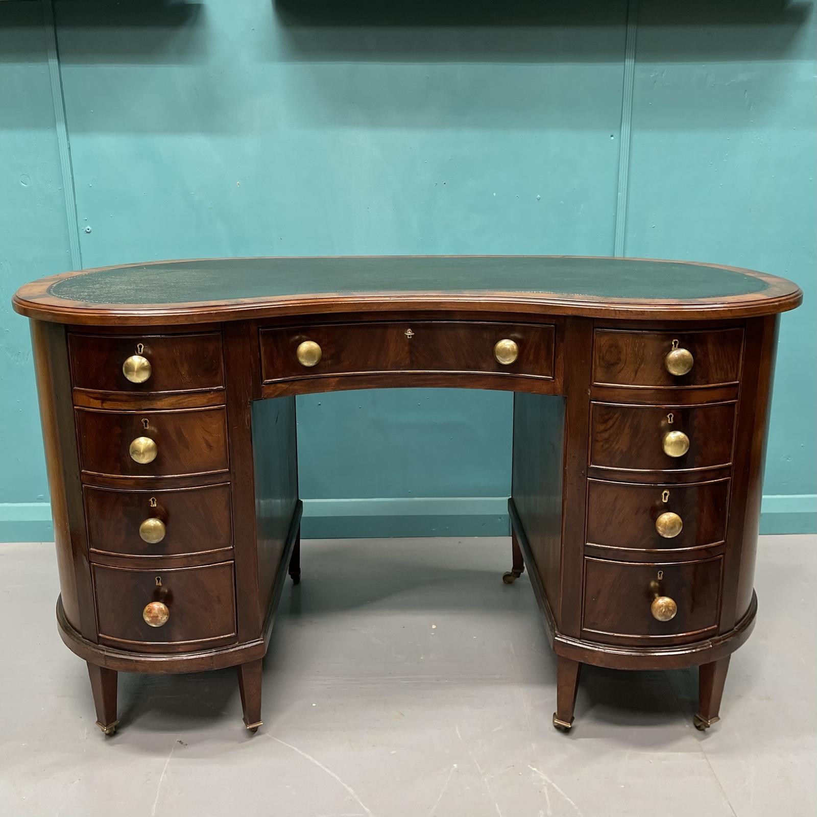 19th Century Mahogany Kidney Desk (1 of 9) 19th Century Mahogany Kidney Desk (1 of 9)