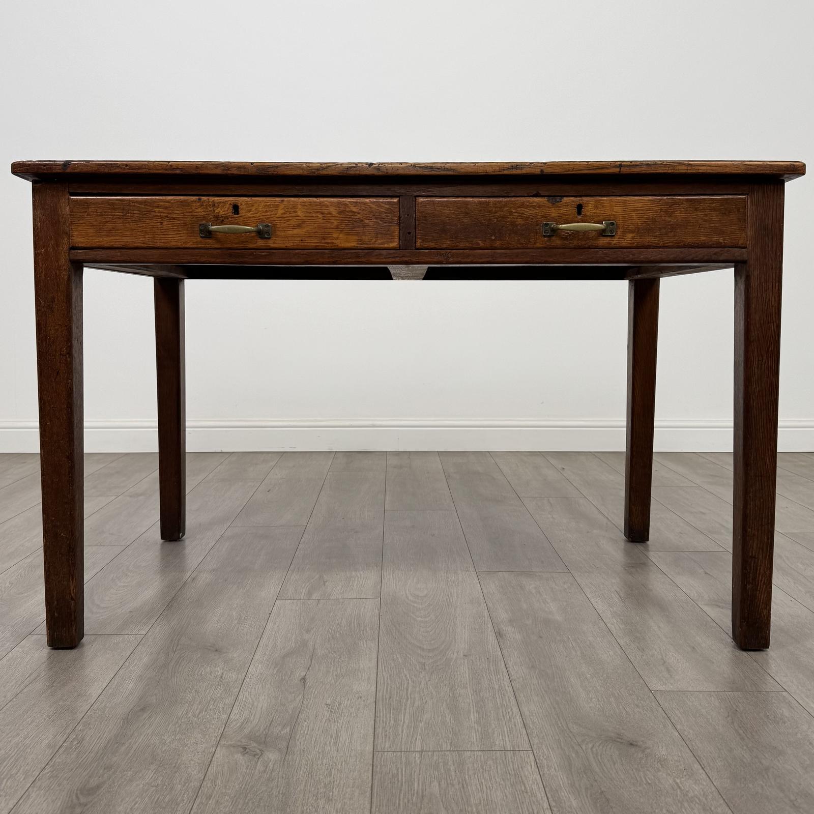 Antique 20th Century Good Quality Writing Table in Oak (1 of 11)