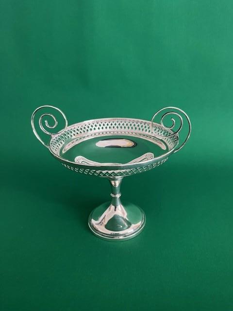 An Edwardian Silver Comport (1 of 3) An Edwardian Silver Comport (1 of 3)