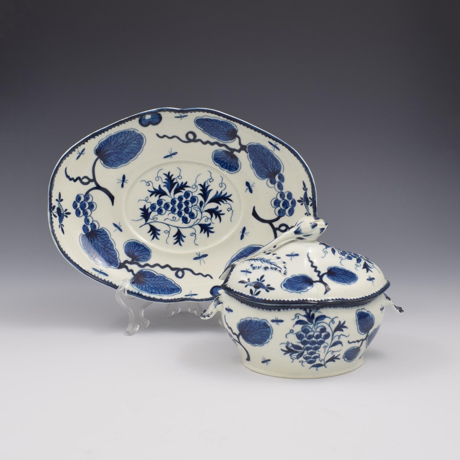 Stunning First Period Worcester Porcelain Rubber Tree Plant Sauce Tureen & Stand (1 of 20)