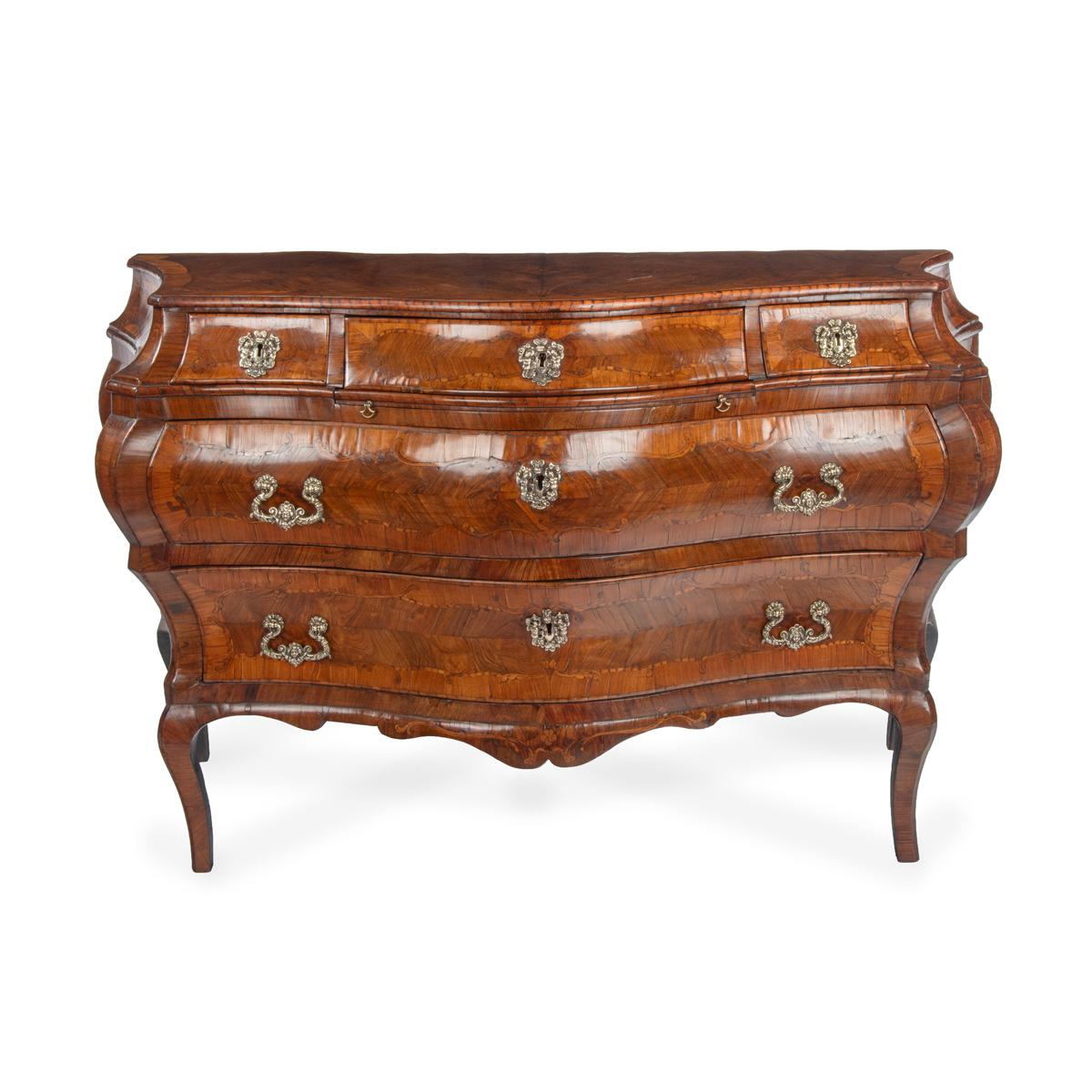 Fine Venetian Walnut & Tulipwood Bombé Commode - Italian c.1760 (1 of 13) Fine Venetian Walnut & Tulipwood Bombé Commode - Italian c.1760 (1 of 13)