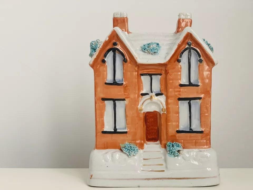 Staffordshire Cottage Money Box c.1880 (1 of 5)